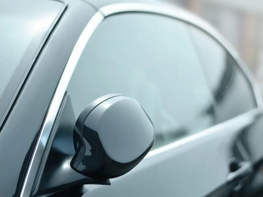 carbon vs ceramic tint